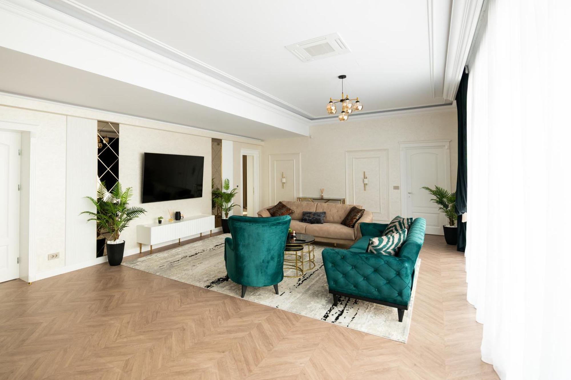 The Penthouse Hotel Vaslui Exterior photo