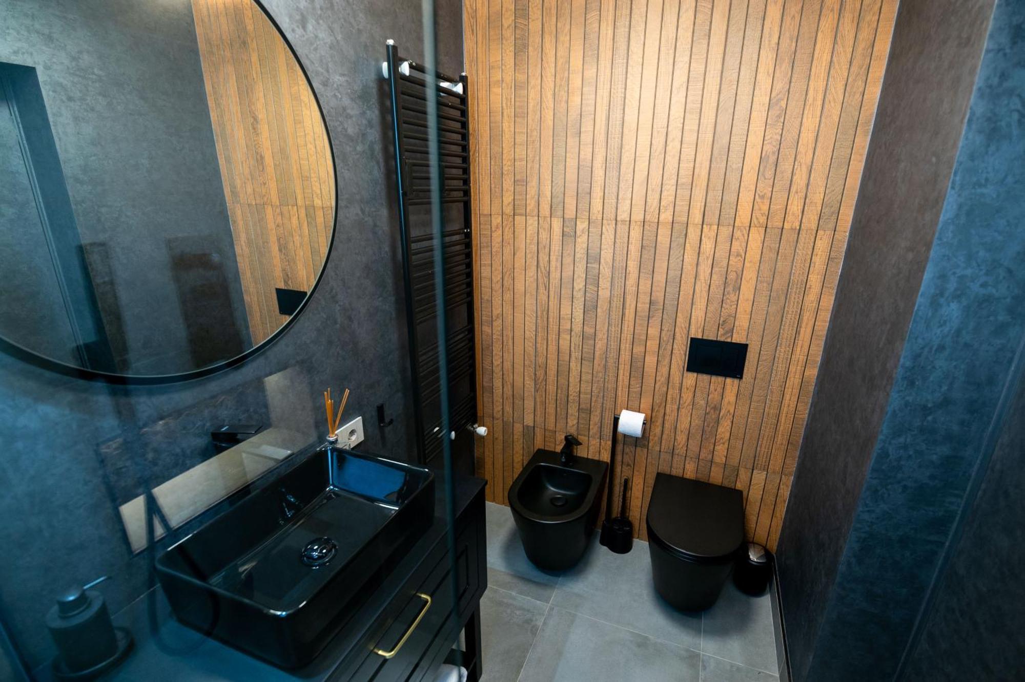 The Penthouse Hotel Vaslui Exterior photo