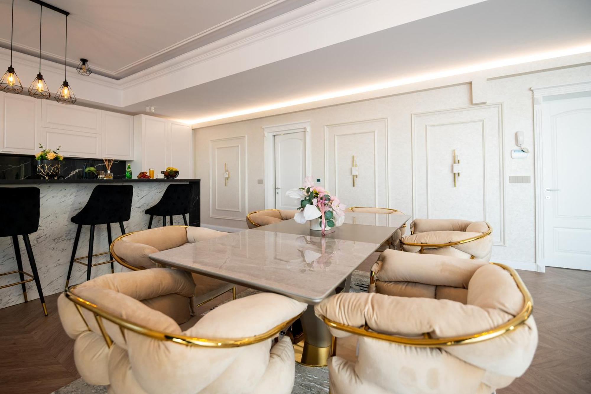 The Penthouse Hotel Vaslui Exterior photo